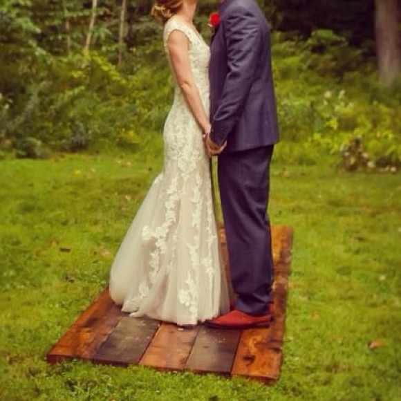 Maggie Sottero Lucinda wedding gown size 6 - Picture 2 of 9